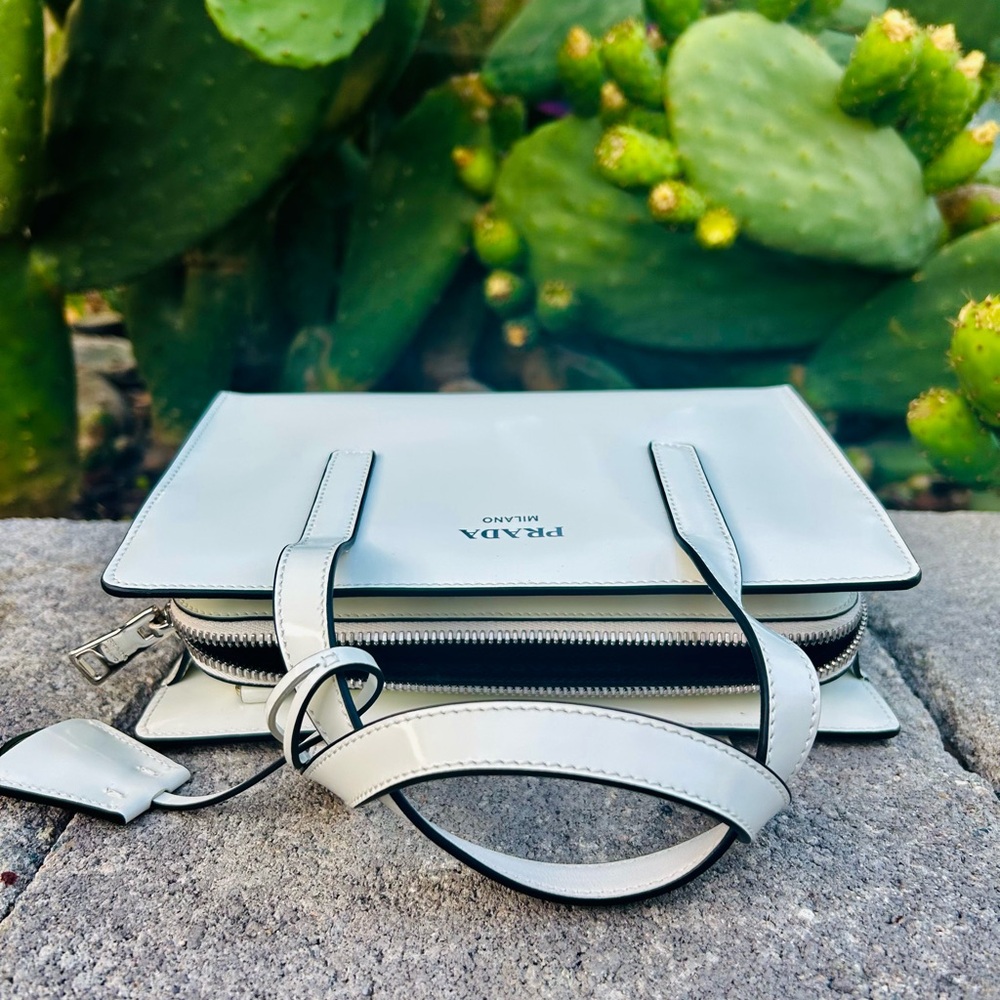 Prada Re-Edition 1995 Tote Spazzolato Leather White - Picture 7 of 14